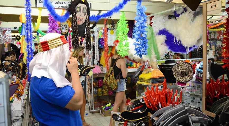 Super festas: onde encontrar adereços para fantasias de carnaval na Saara